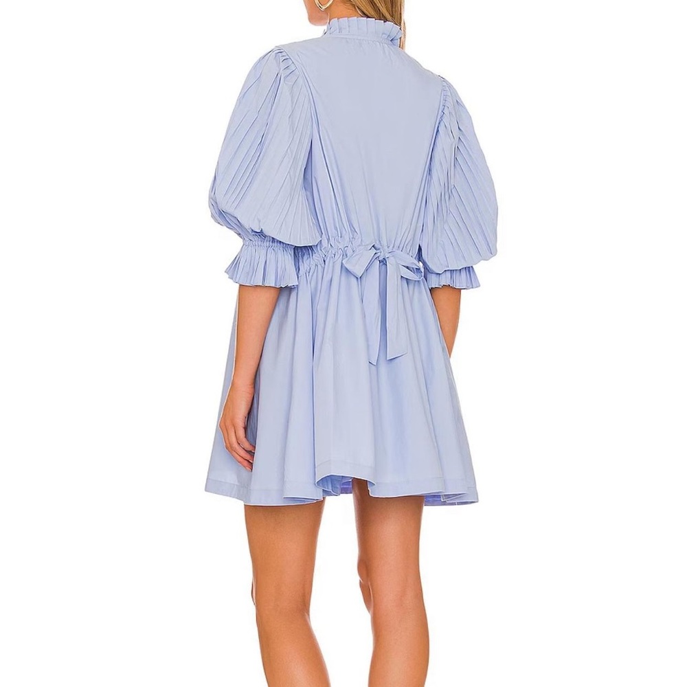 SOVERE Focus Pleat Smock Mini Dress in Blue